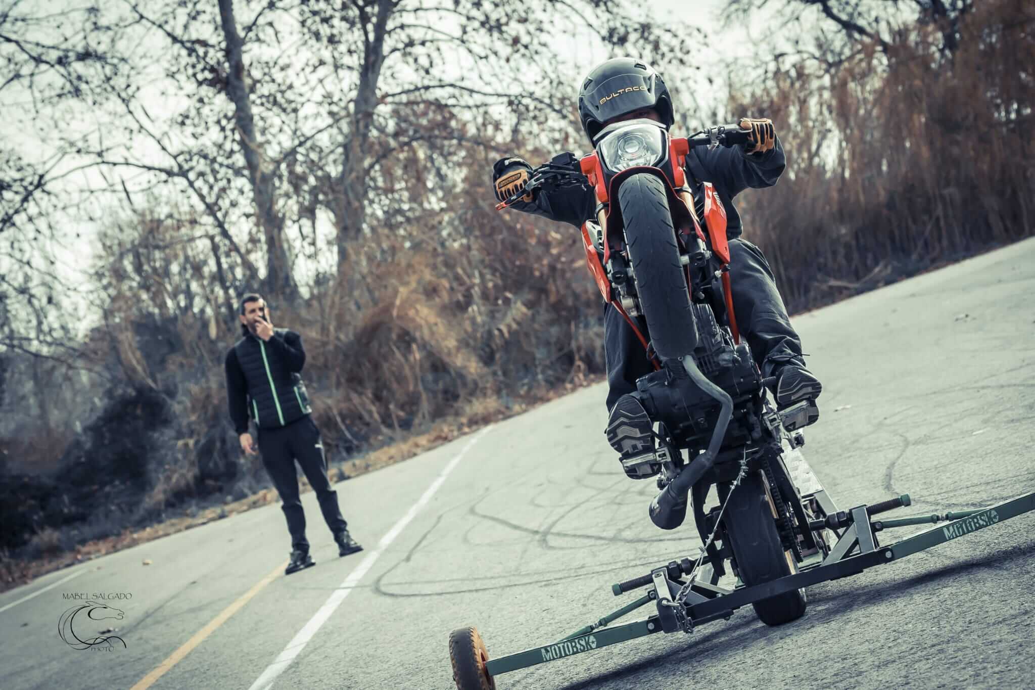 Wheelie (Caballitos) - Escuela de motociclismo