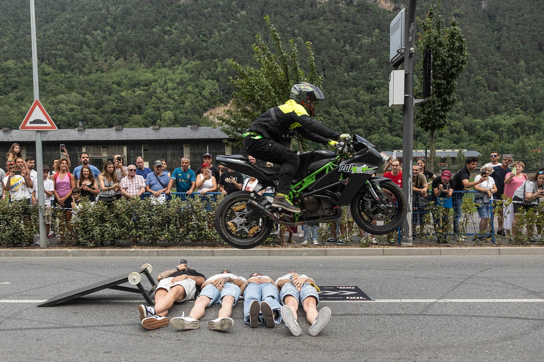 Espectáculos de acrobacias - Servicios profesionales
