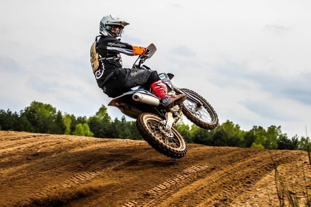 Off-Road (Tierra) - Escuela de motociclismo